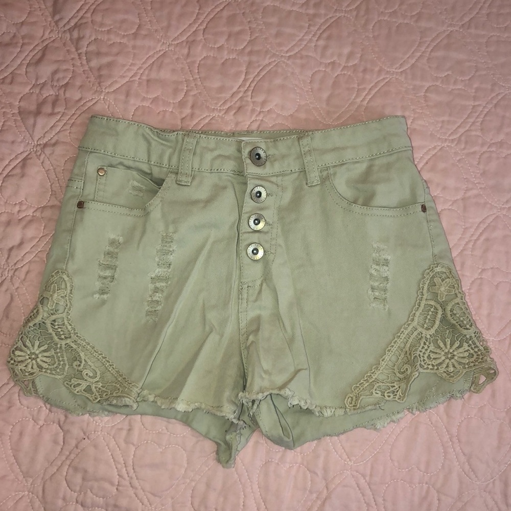 Khaki shorts with lace detail